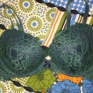 NWT Victoria’s Secret Push Up Bra 32C $59.50